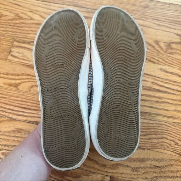 Margaritaville size 7 loafers - Picture 6 of 7